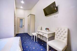 Гостиница Жан Поль Санкт-Петербург Улучшенный двухместный номер с 1 кроватью или 2 отдельными кроватями-12