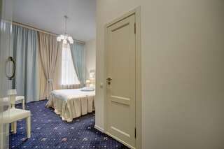 Гостиница Жан Поль Санкт-Петербург Улучшенный двухместный номер с 1 кроватью или 2 отдельными кроватями-7