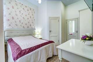 Гостиница Жан Поль Санкт-Петербург Двухместный номер Делюкс с 1 кроватью или 2 отдельными кроватями-1