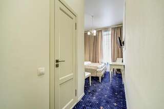 Гостиница Жан Поль Санкт-Петербург Двухместный номер Делюкс с 1 кроватью или 2 отдельными кроватями-8